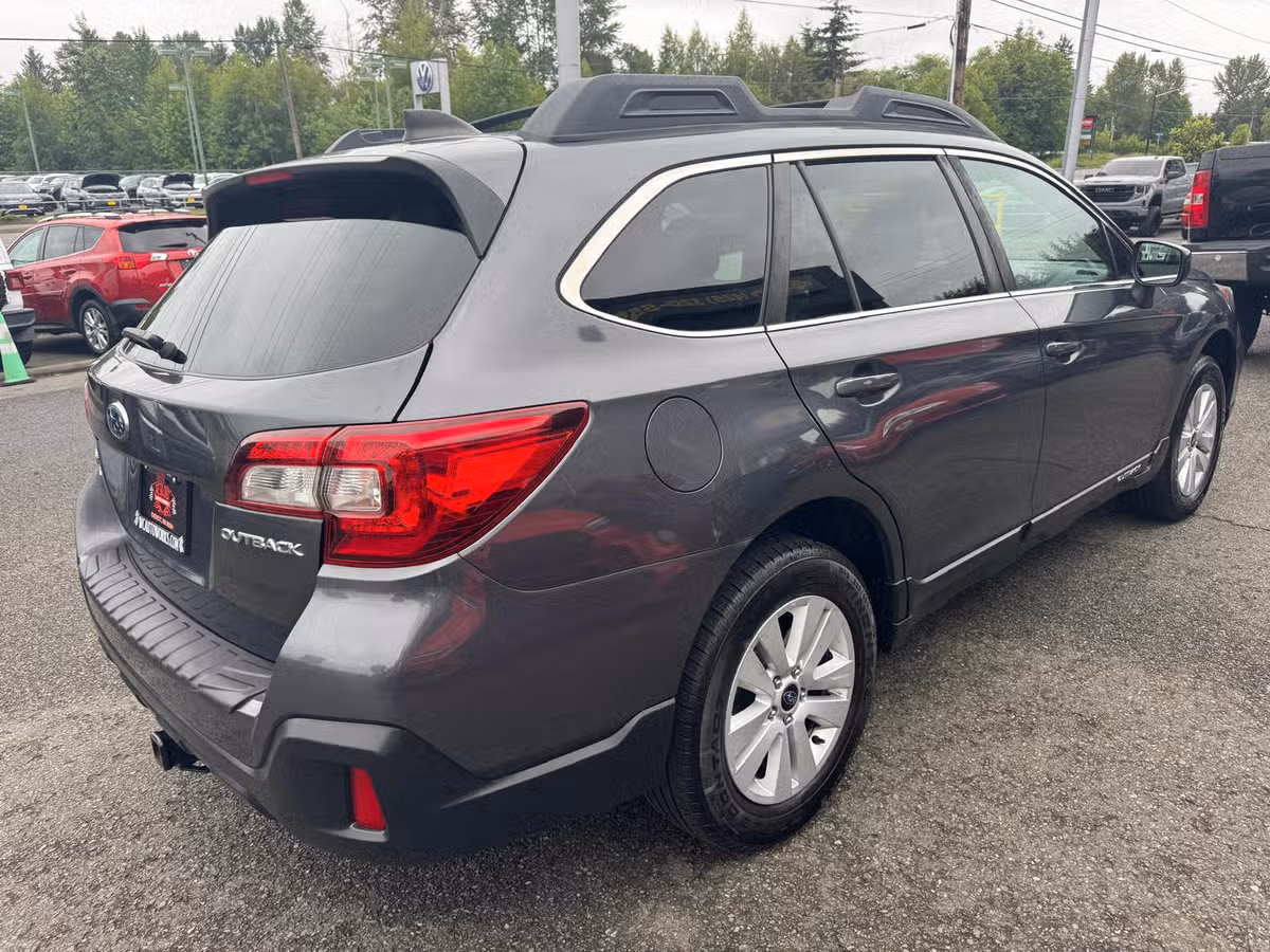 2019 Subaru Outback 2.5i Premium Crossover Image 5