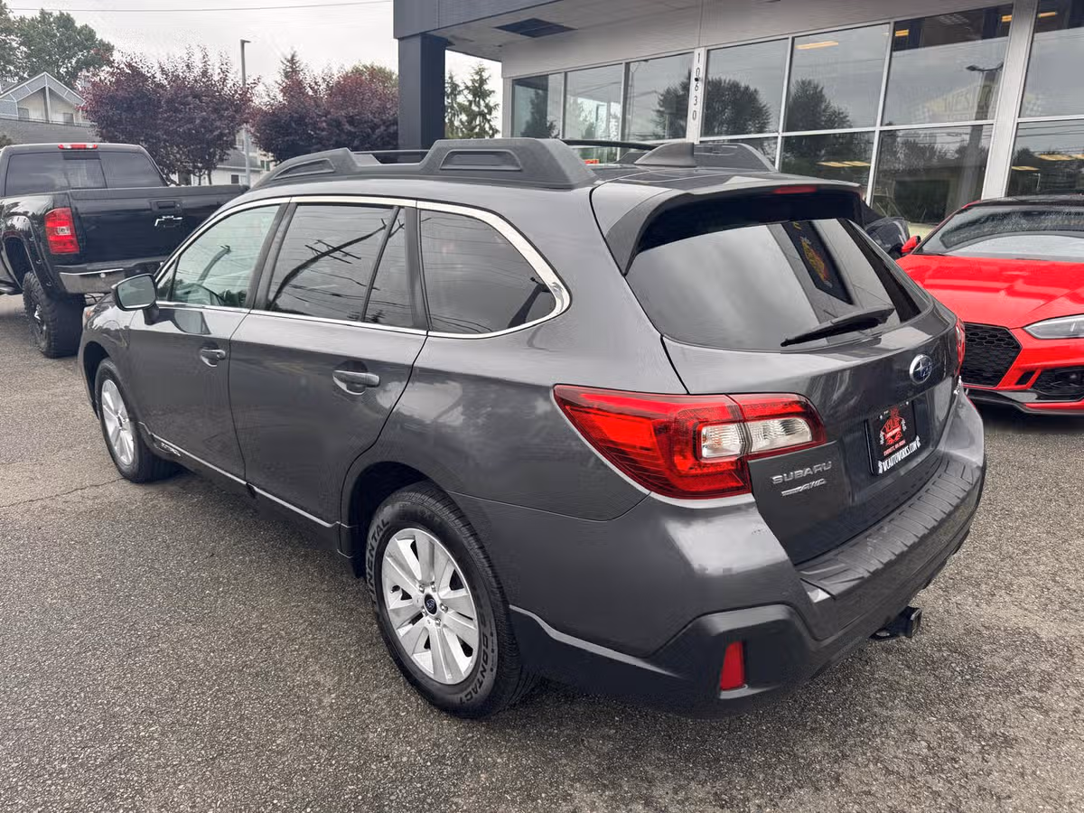 2019 Subaru Outback 2.5i Premium Crossover Image 7