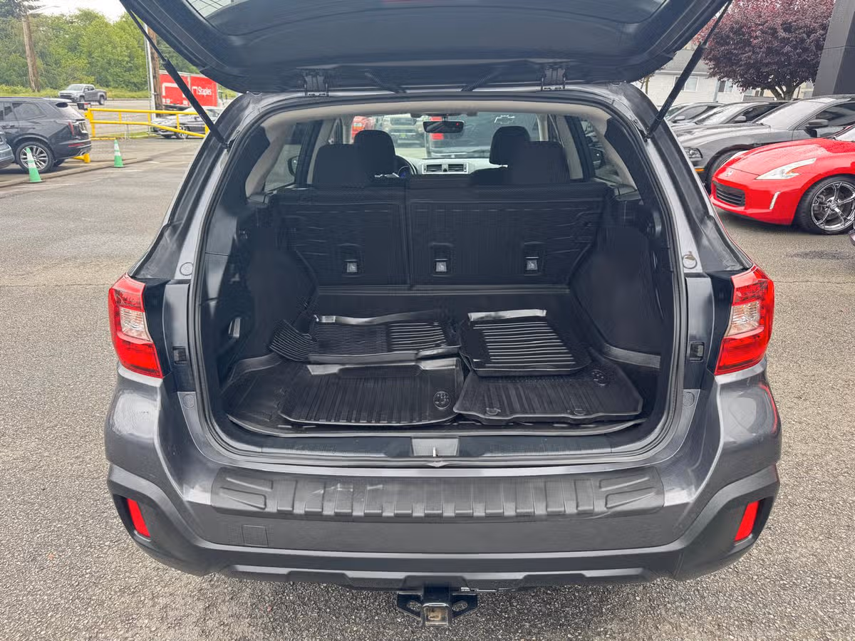 2019 Subaru Outback 2.5i Premium Crossover Image 8