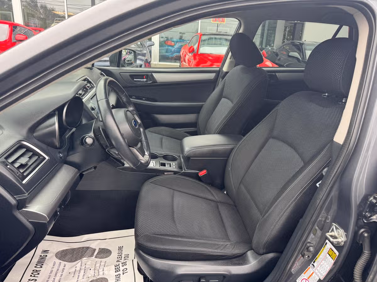 2019 Subaru Outback 2.5i Premium Crossover Image 10