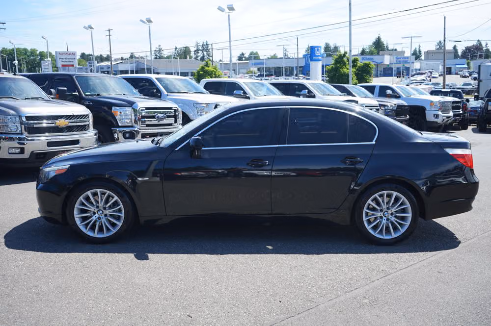 2007 BMW 5 Series 525i Image 2
