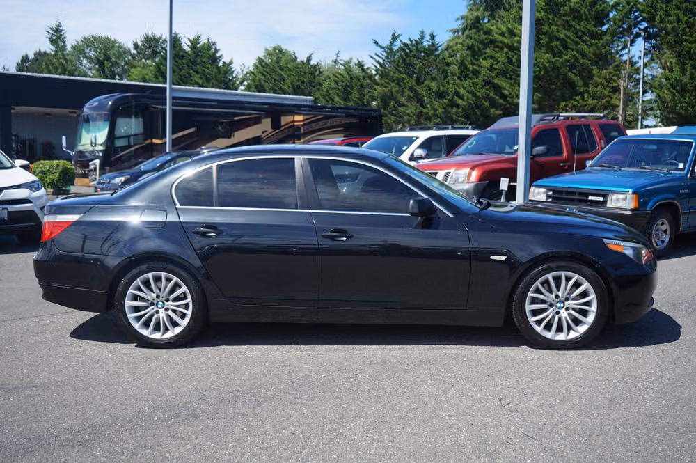 2007 BMW 5 Series 525i Image 6
