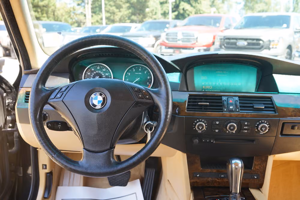2007 BMW 5 Series 525i Image 16