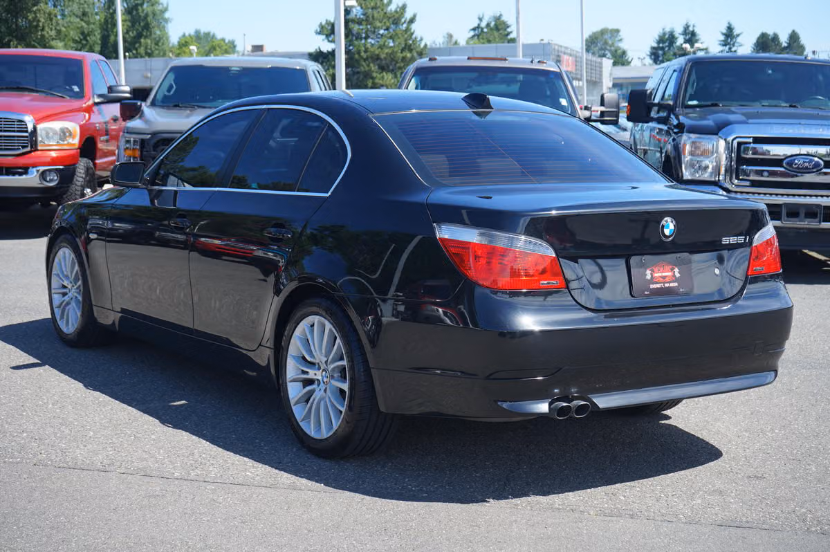 2007 BMW 5 Series 525i Image 3