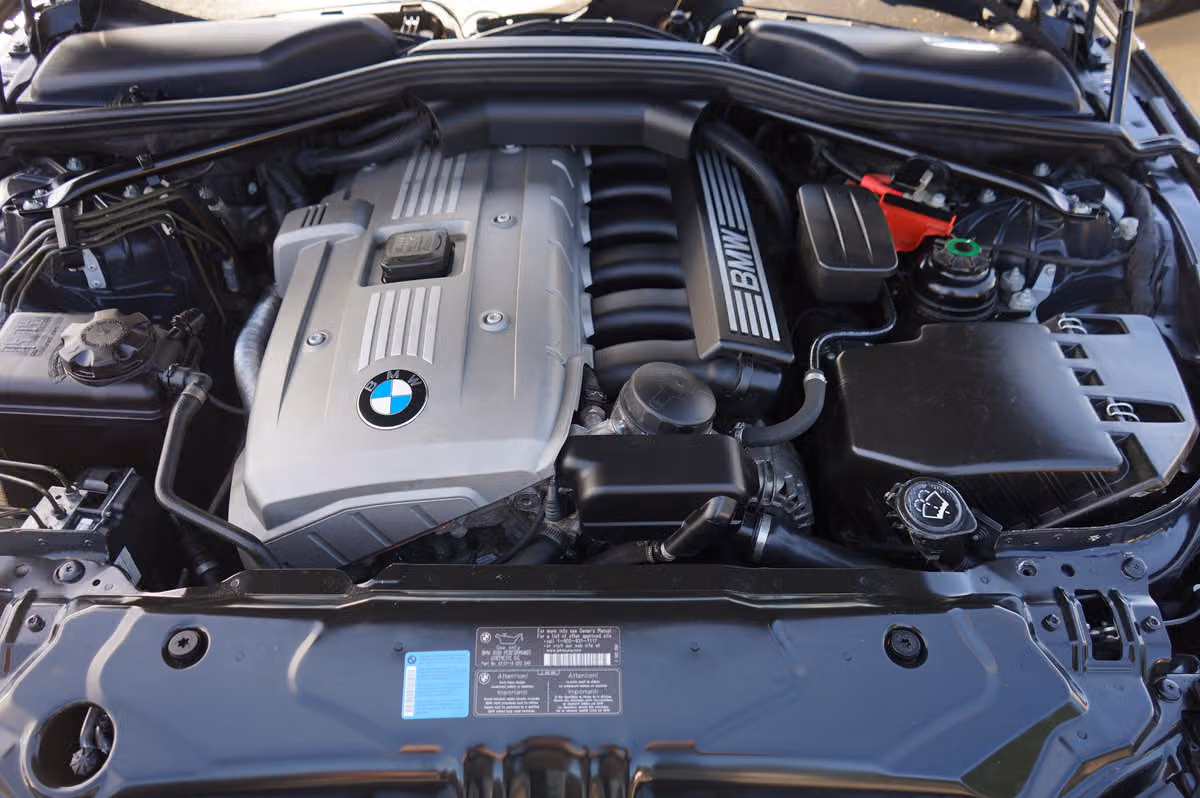 2007 BMW 5 Series 525i Image 9