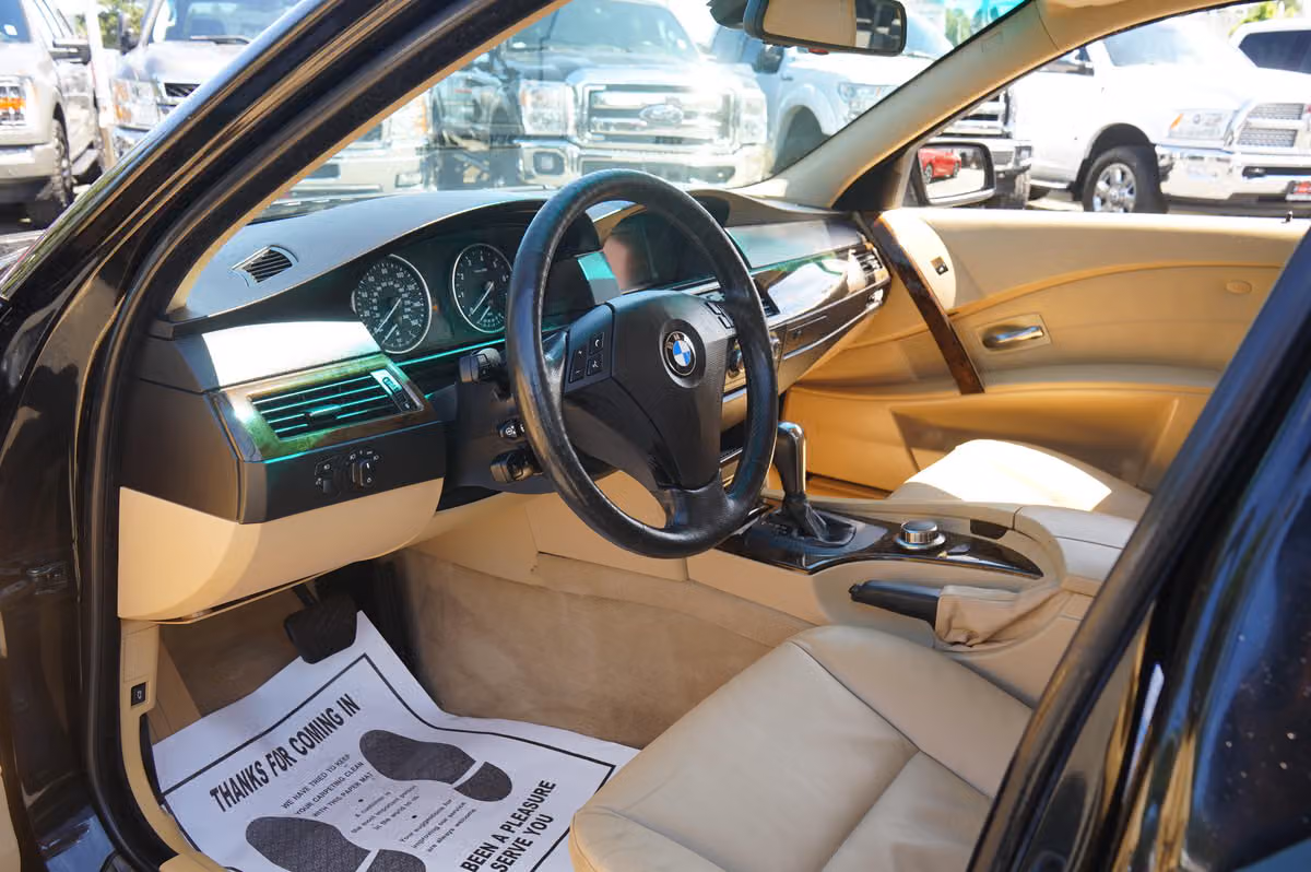 2007 BMW 5 Series 525i Image 15