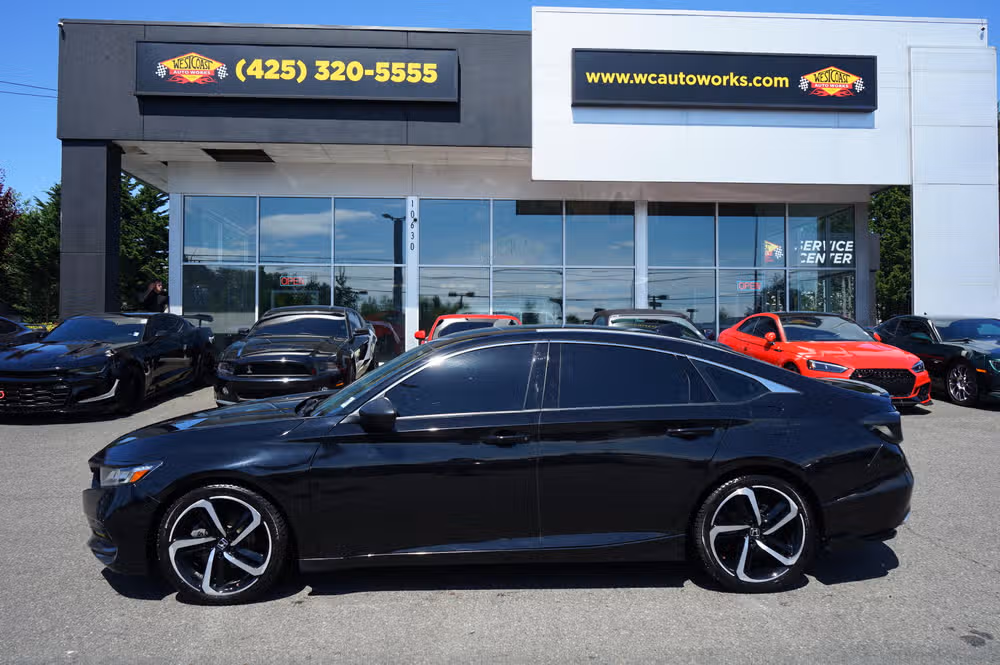 2019 Honda Accord Sport Image 2