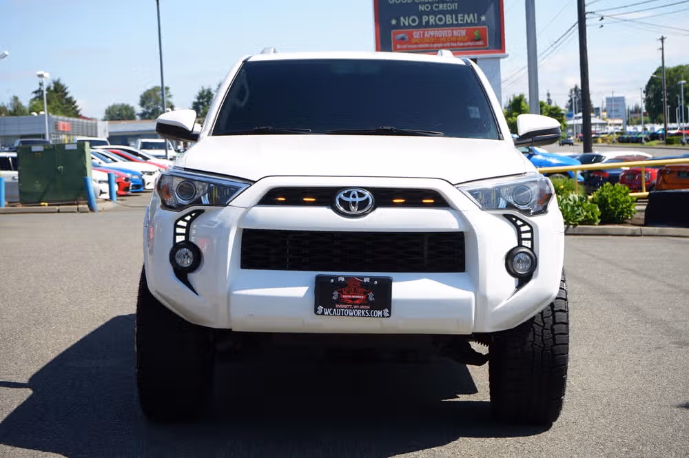 2018 Toyota 4Runner SR5 Image 7