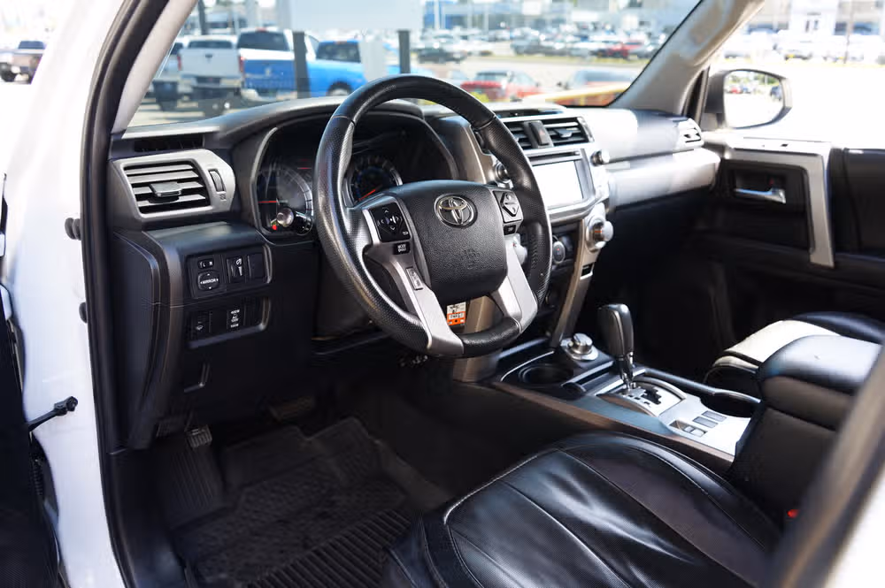 2018 Toyota 4Runner SR5 Image 12