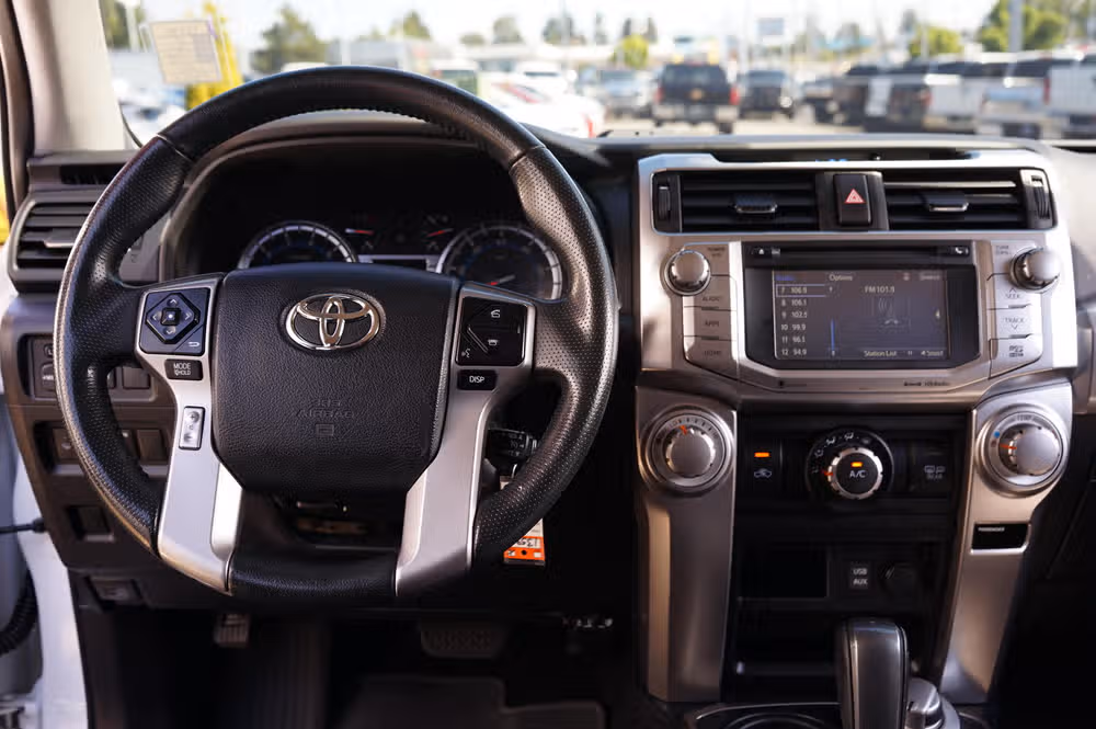 2018 Toyota 4Runner SR5 Image 16