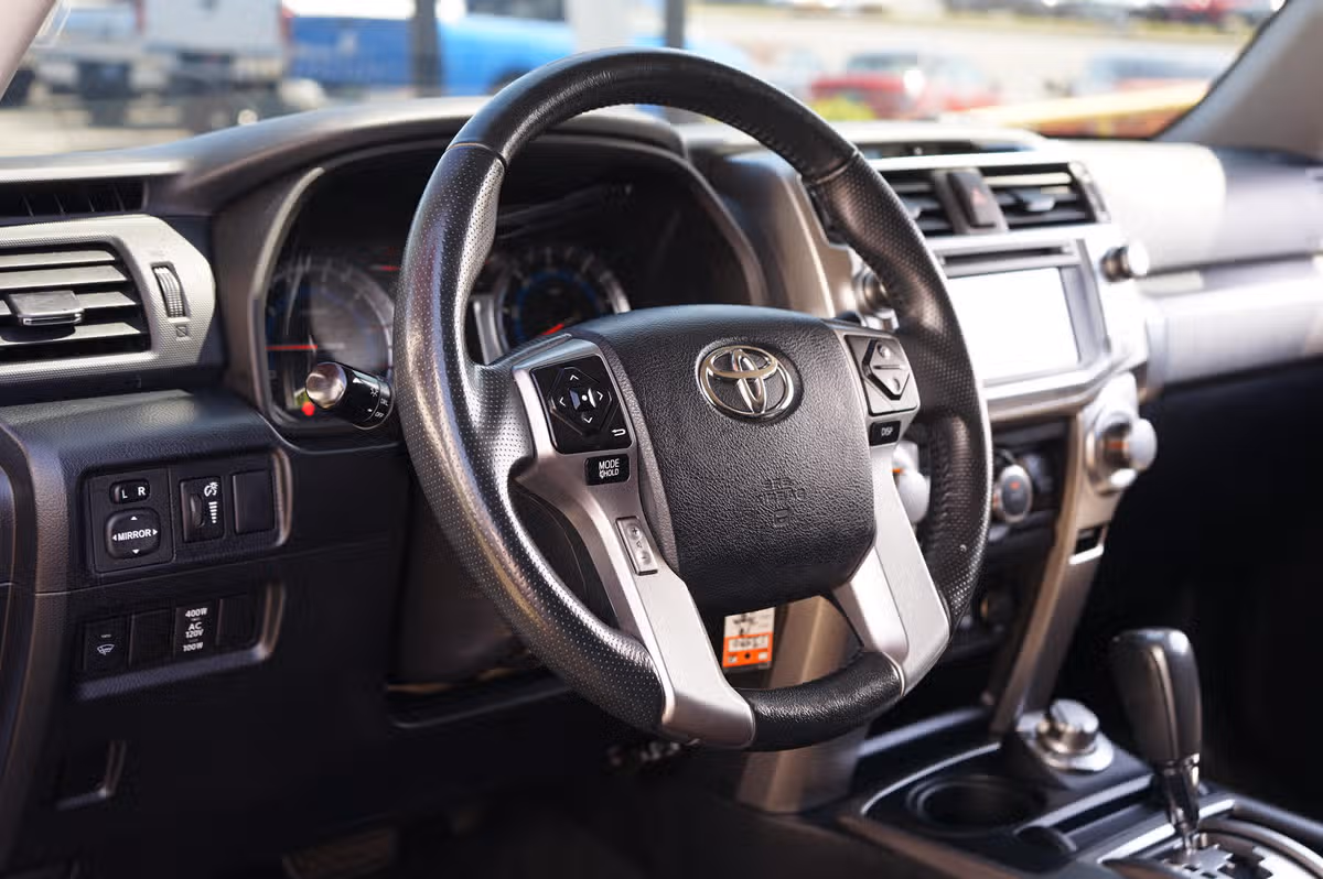 2018 Toyota 4Runner SR5 Image 11