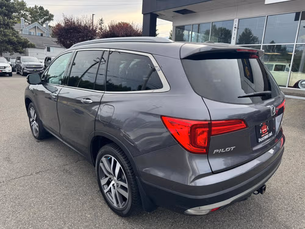 2017 Honda Pilot Touring Image 8