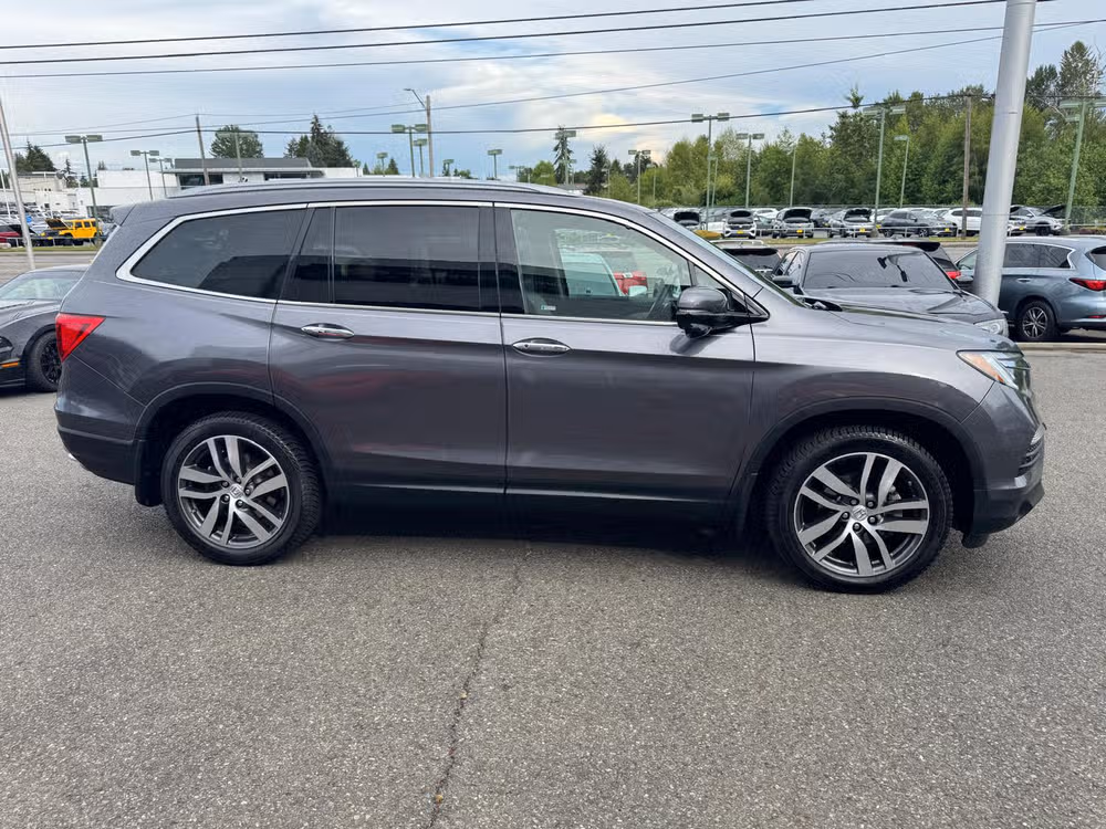 2017 Honda Pilot Touring Image 7