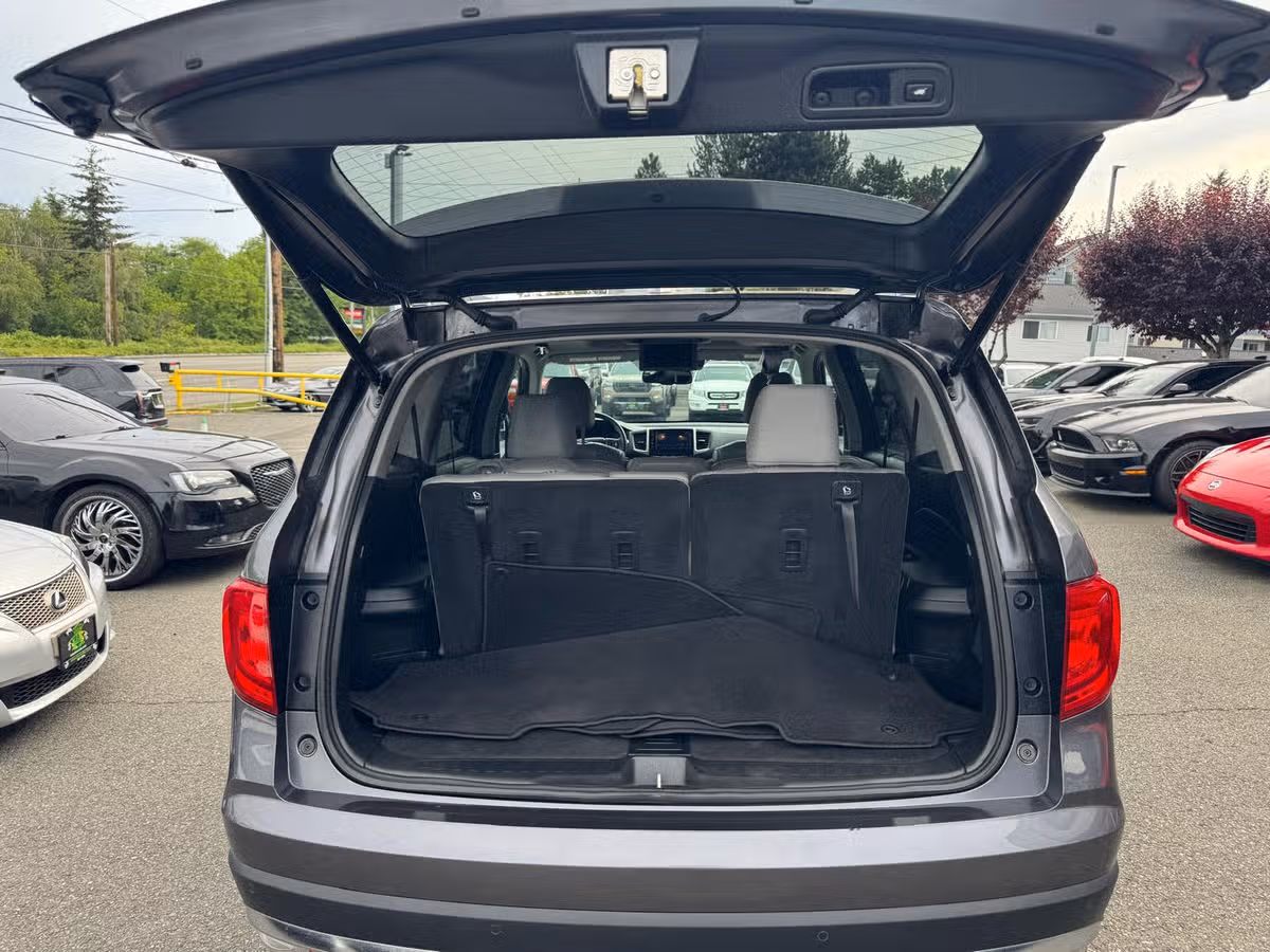 2017 Honda Pilot Touring Image 9