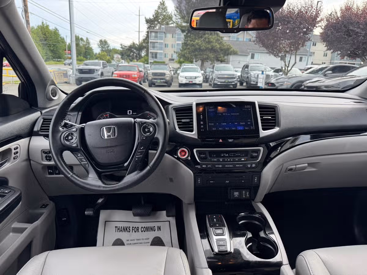 2017 Honda Pilot Touring Image 13