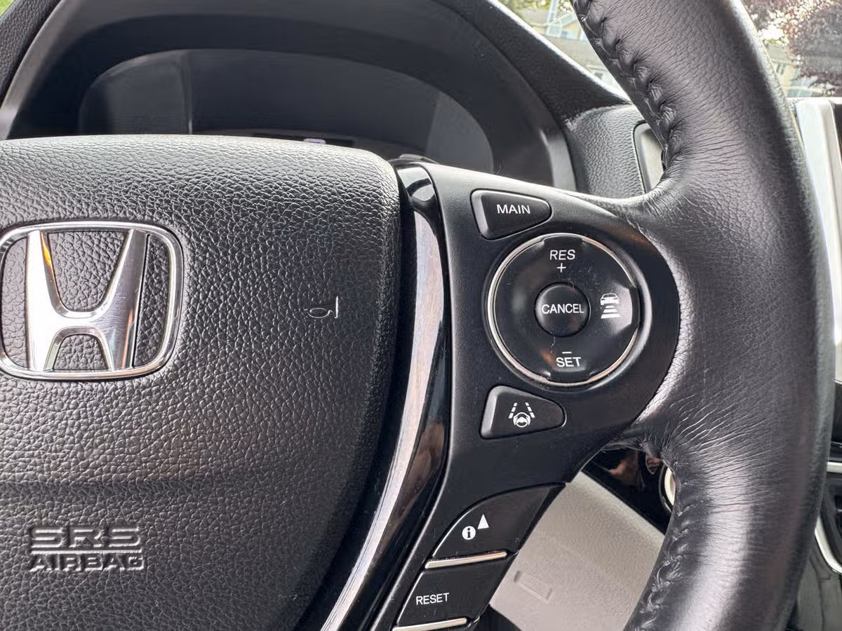 2017 Honda Pilot Touring Image 26