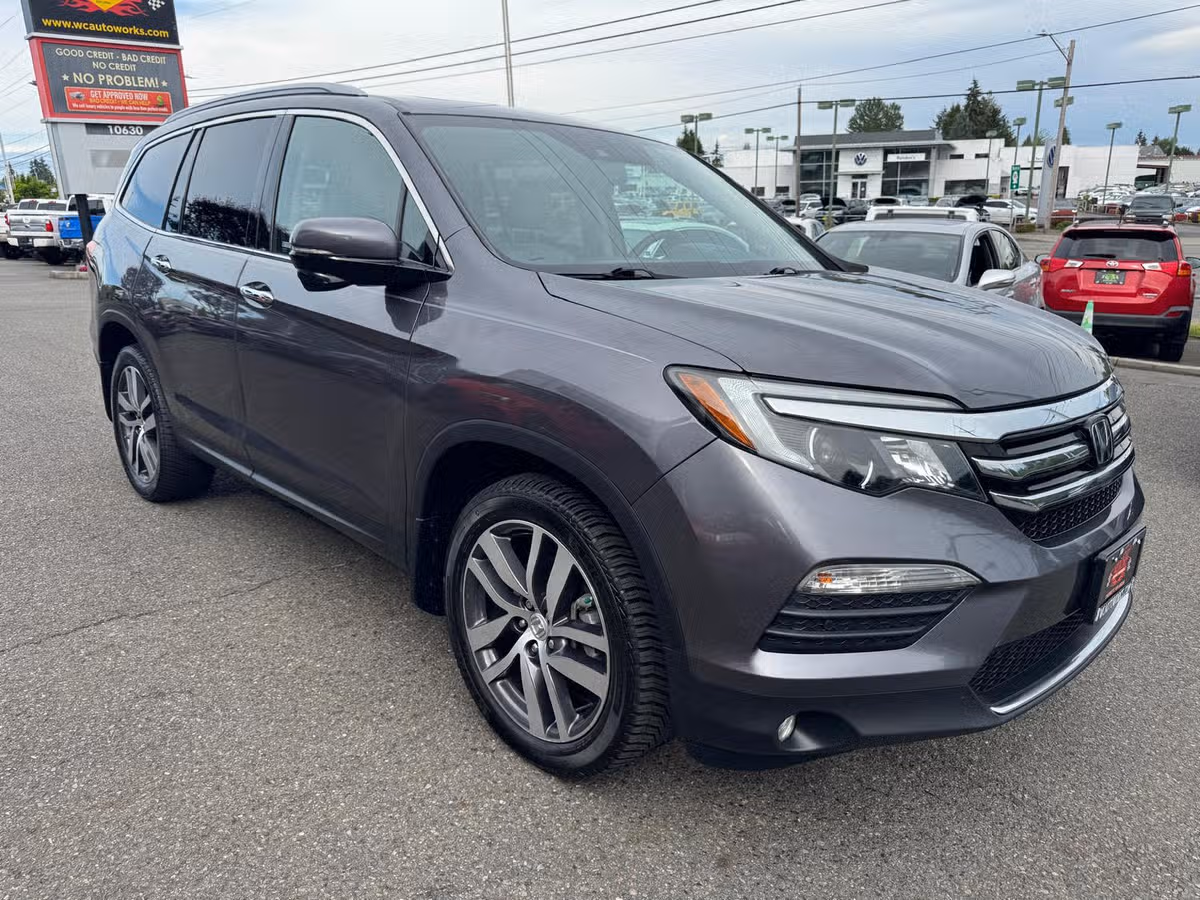 2017 Honda Pilot Touring Image 4