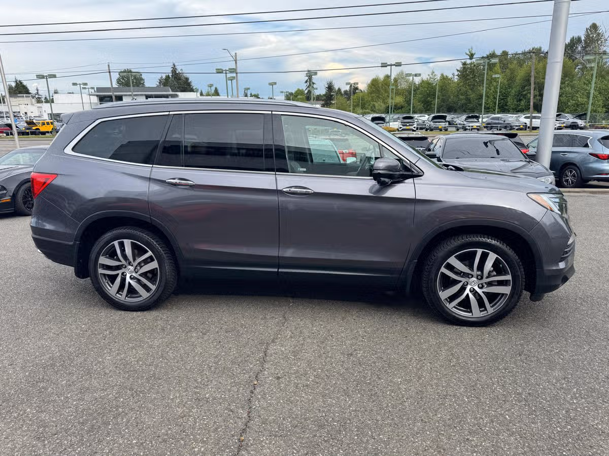 2017 Honda Pilot Touring Image 7