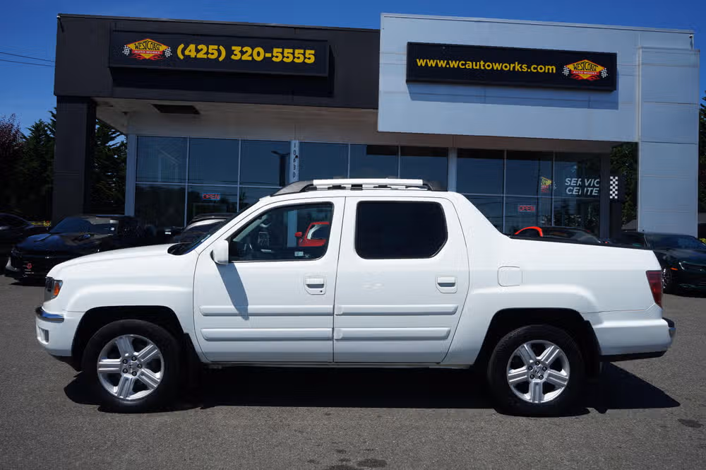 2010 Honda Ridgeline RTL Crew Cab Image 2