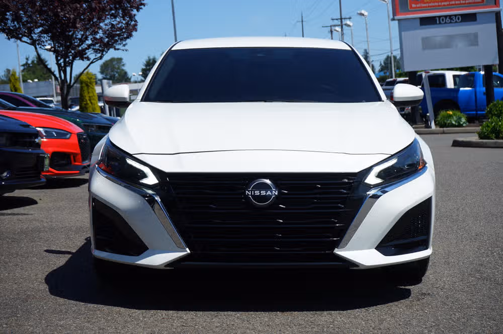 2023 Nissan Altima 2.5 SV Image 6