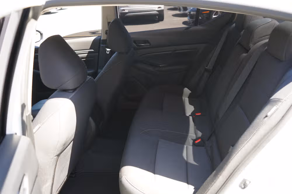 2023 Nissan Altima 2.5 SV Image 11