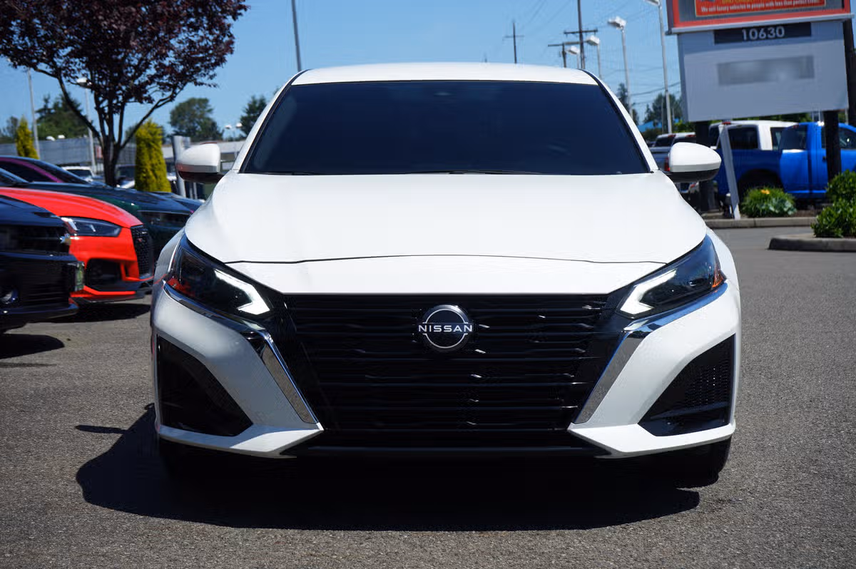 2023 Nissan Altima 2.5 SV Image 6