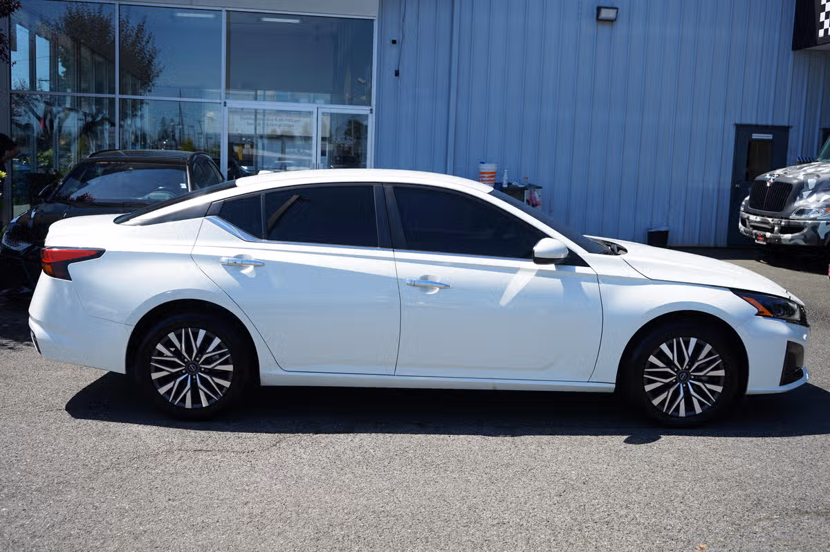 2023 Nissan Altima 2.5 SV Image 4