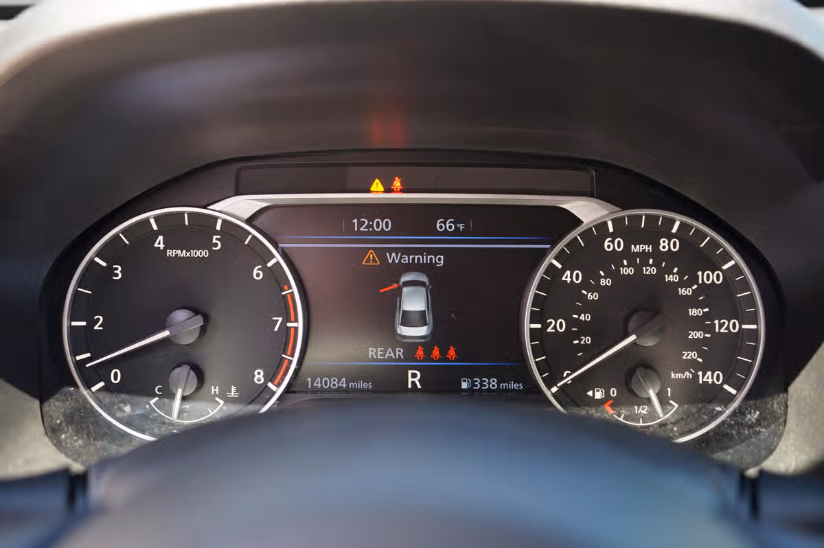2023 Nissan Altima 2.5 SV Image 17