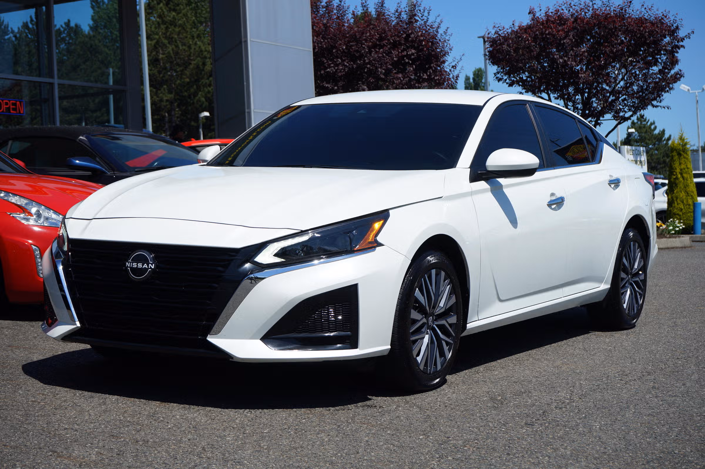 2023 Nissan Altima 2.5 SV Image 1