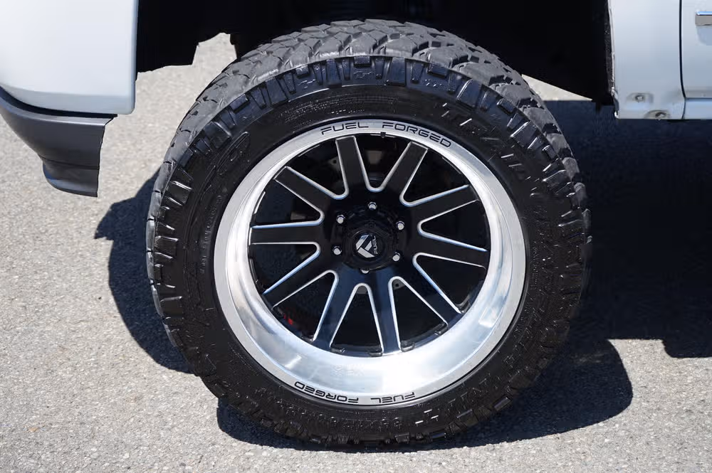 2016 Chevrolet Silverado 1500 High Country Crew Cab Image 9