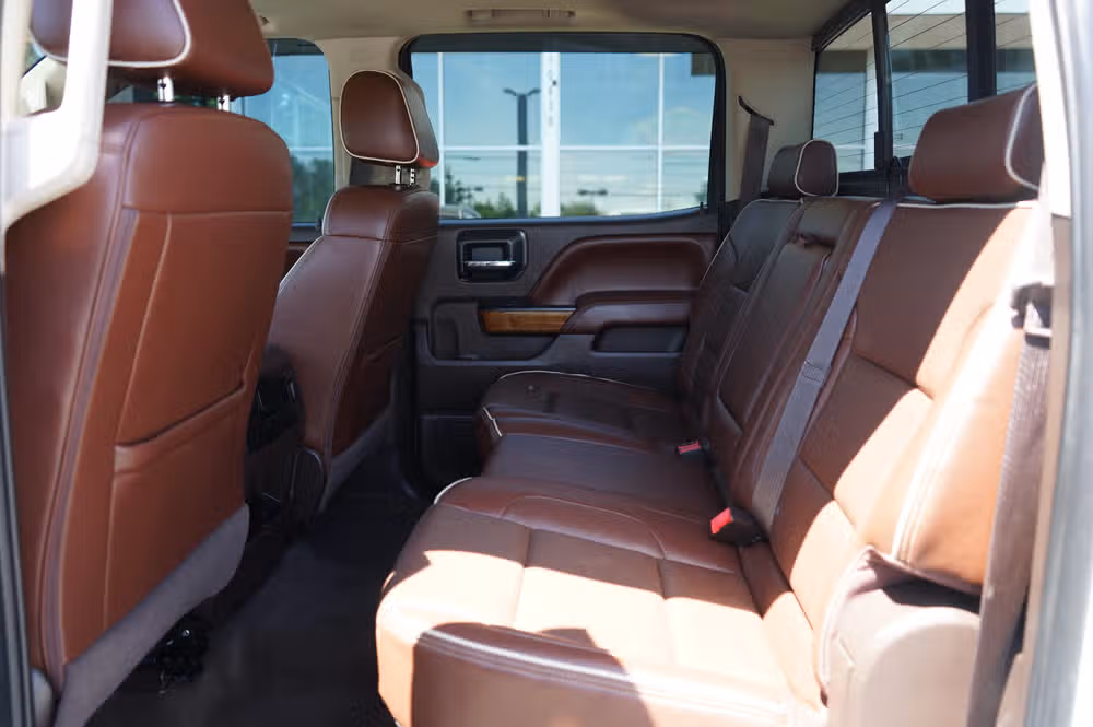 2016 Chevrolet Silverado 1500 High Country Crew Cab Image 16