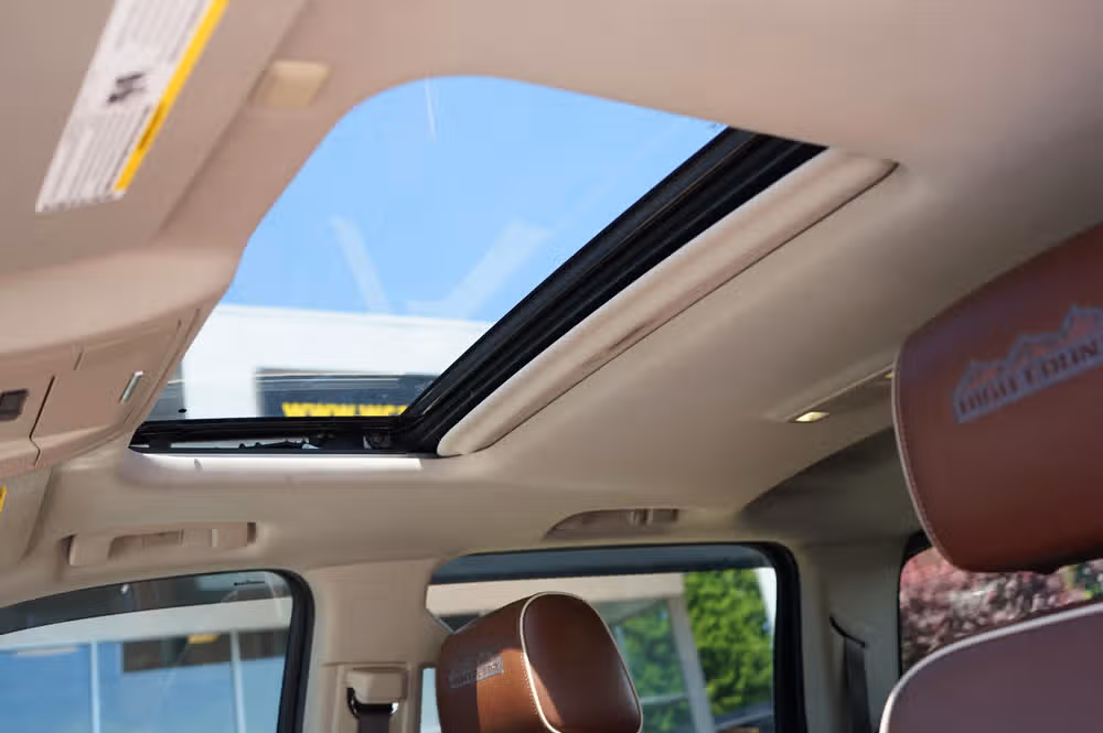 2016 Chevrolet Silverado 1500 High Country Crew Cab Image 18