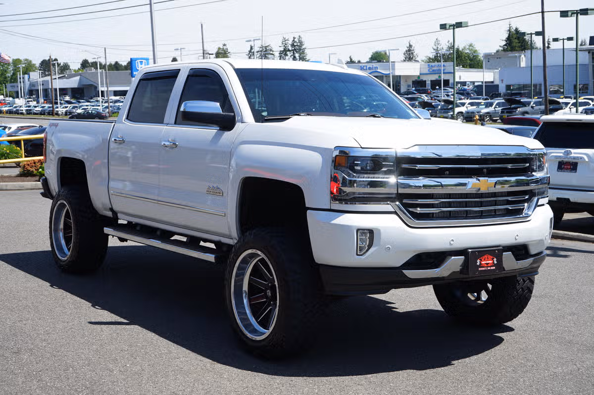 2016 Chevrolet Silverado 1500 High Country Crew Cab Image 7