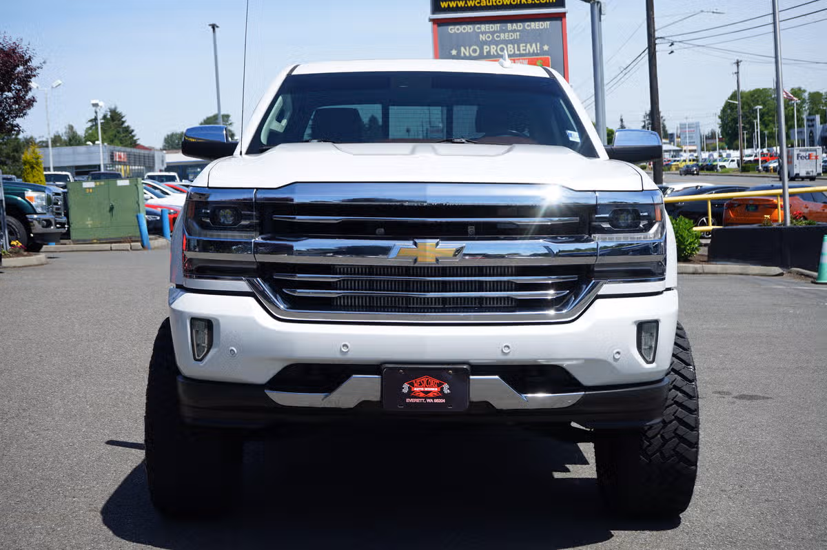 2016 Chevrolet Silverado 1500 High Country Crew Cab Image 8