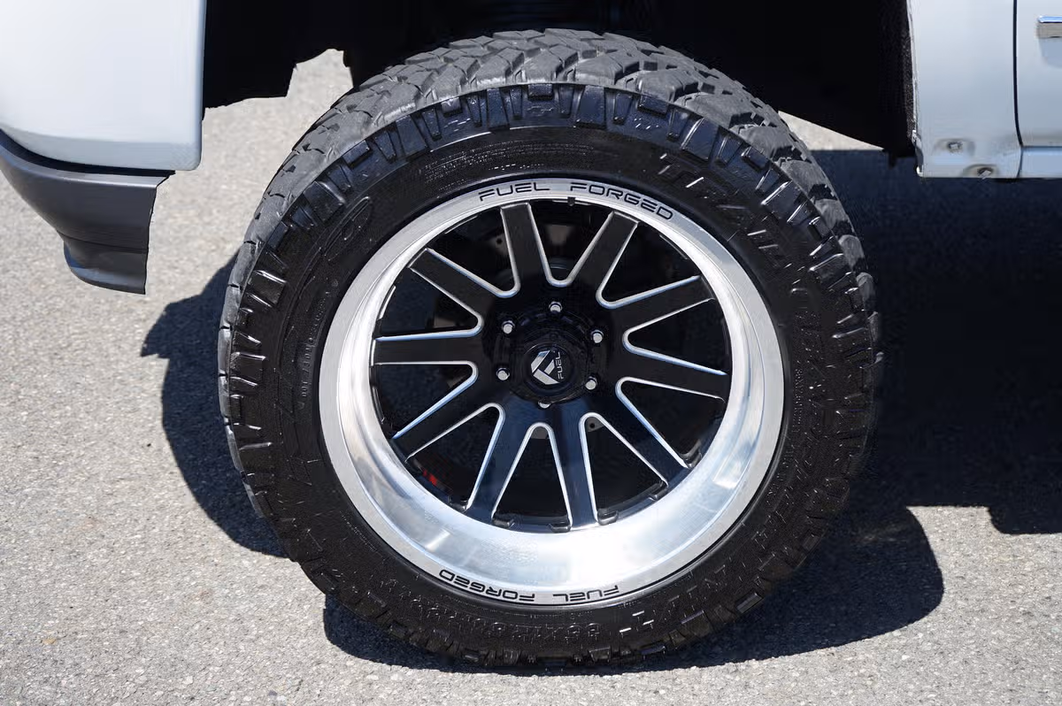 2016 Chevrolet Silverado 1500 High Country Crew Cab Image 9