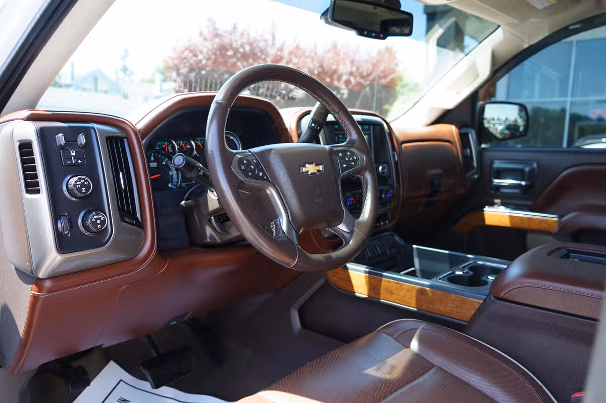 2016 Chevrolet Silverado 1500 High Country Crew Cab Image 14