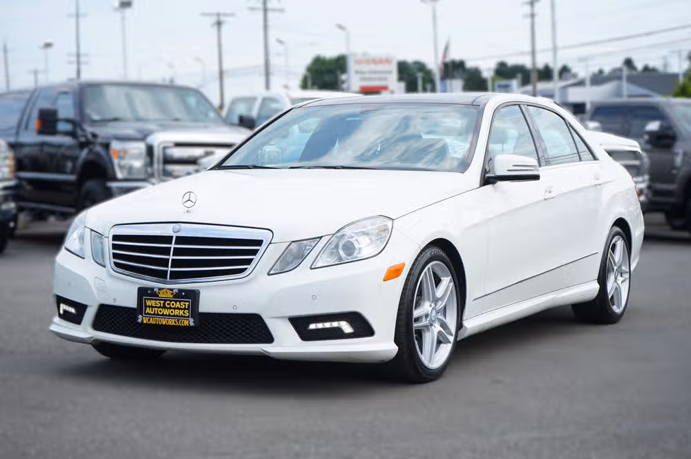 2011 Mercedes-Benz E-Class E 350 Luxury 4MATIC Image 1