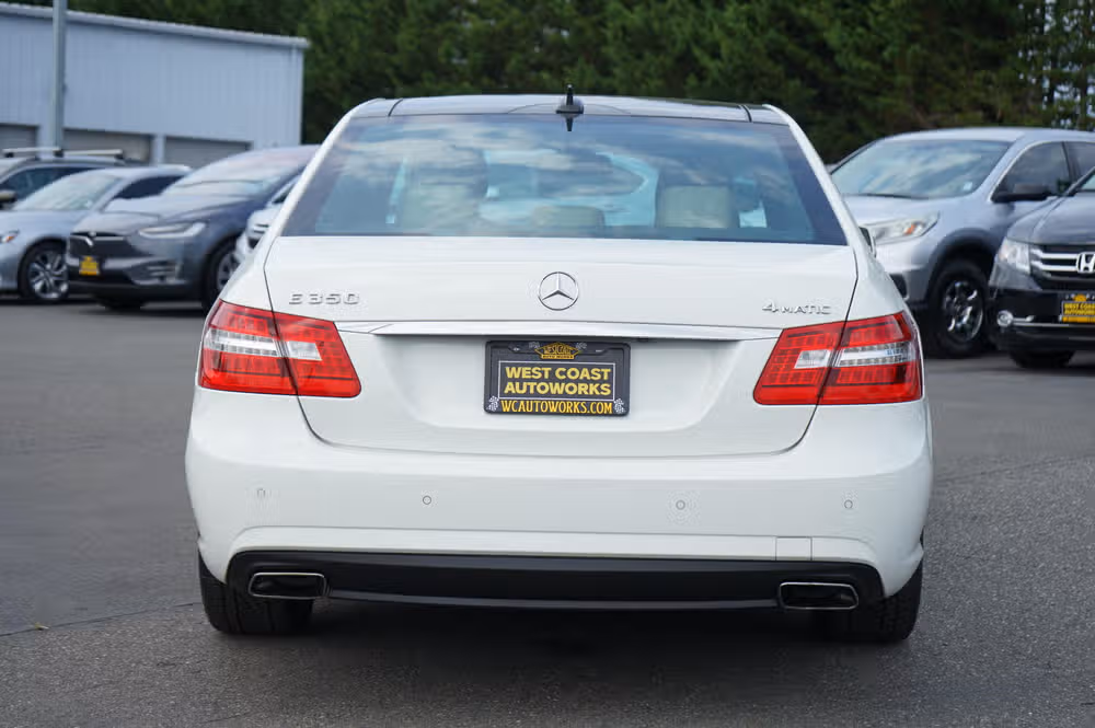 2011 Mercedes-Benz E-Class E 350 Luxury 4MATIC Image 4
