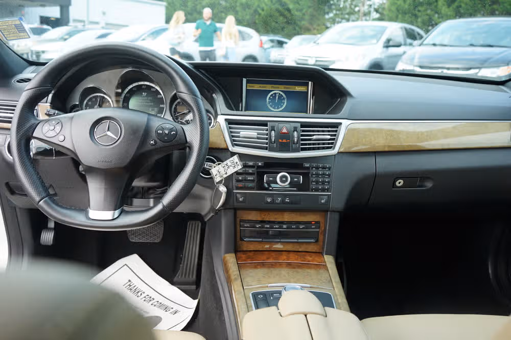 2011 Mercedes-Benz E-Class E 350 Luxury 4MATIC Image 16