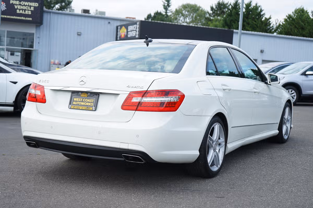 2011 Mercedes-Benz E-Class E 350 Luxury 4MATIC Image 5