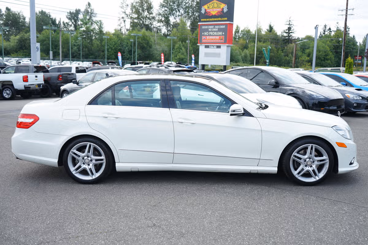 2011 Mercedes-Benz E-Class E 350 Luxury 4MATIC Image 6