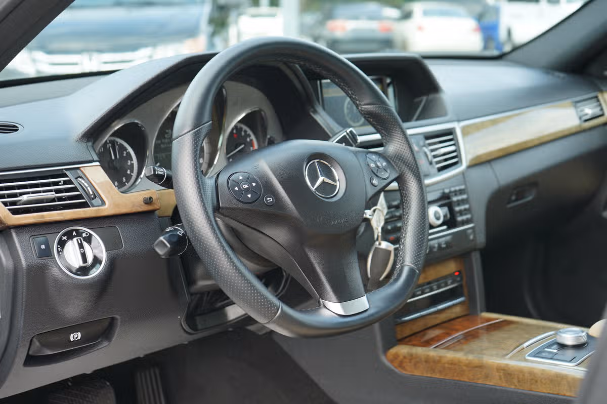 2011 Mercedes-Benz E-Class E 350 Luxury 4MATIC Image 12