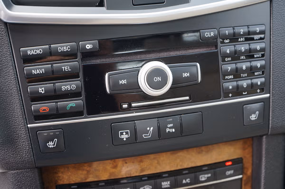 2011 Mercedes-Benz E-Class E 350 Luxury 4MATIC Image 18