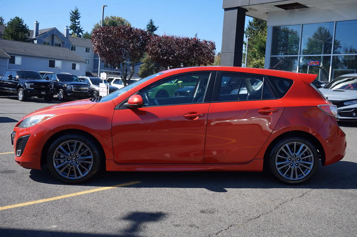 2011 Mazda 3 s Grand Touring Image 2