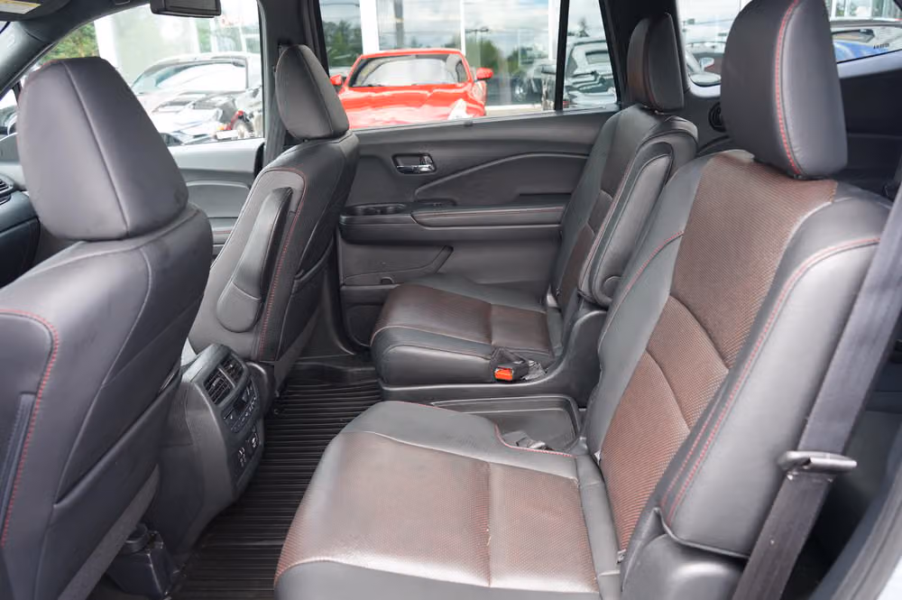 2022 Honda Pilot Black Edition Image 14