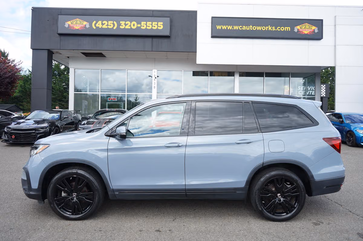 2022 Honda Pilot Black Edition Image 2