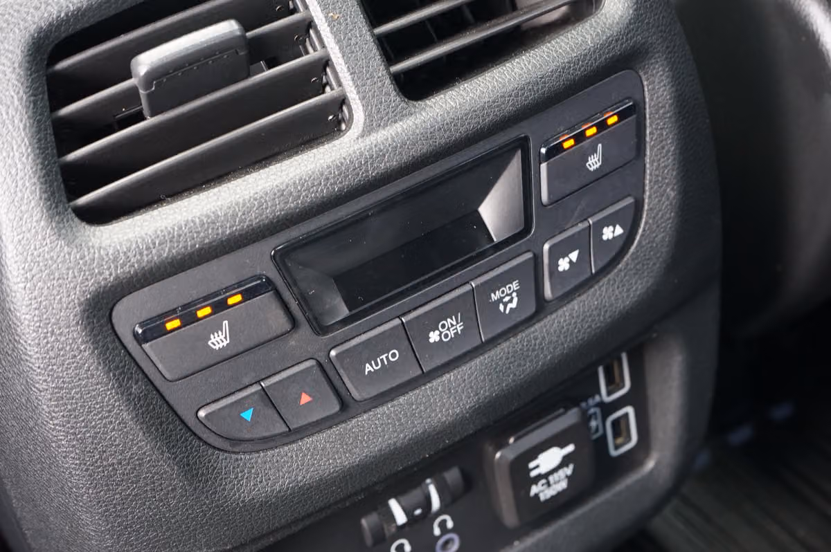 2022 Honda Pilot Black Edition Image 15