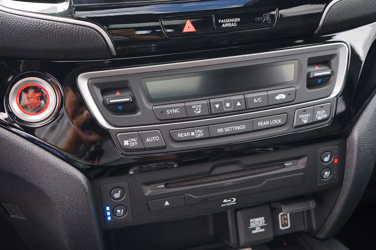 2022 Honda Pilot Black Edition Image 22