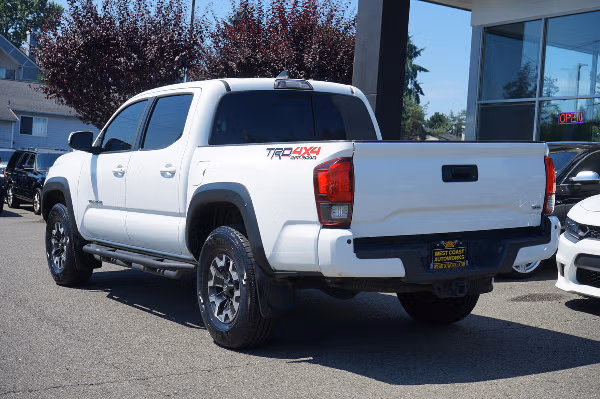 2019 Toyota Tacoma TRD Off-Road Double Cab Image 3