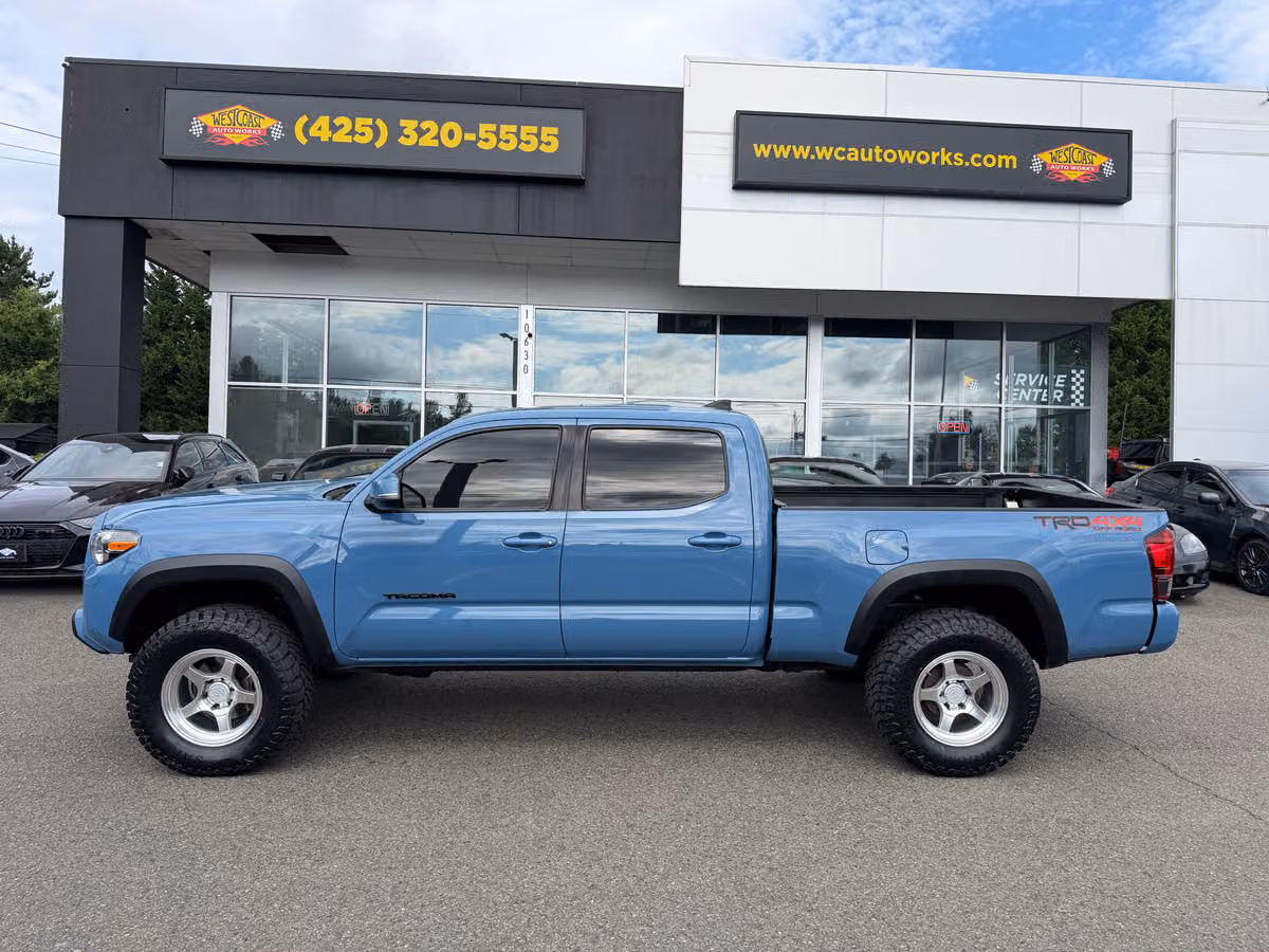 2019 Toyota Tacoma TRD Off-Road Double Cab Image 3